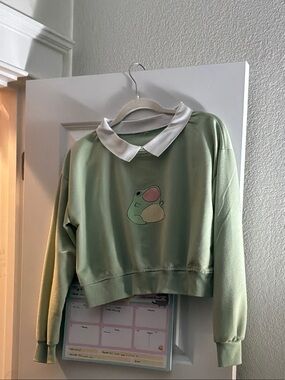Kawaii green frog sweater